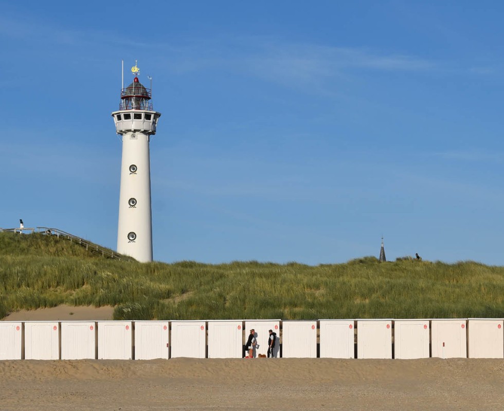 Golfzang - Vuurtoren en strand.jpg